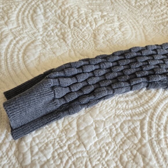 Grey Honeycomb H & M Men's Sweater (22" PTP) - Picture 3 of 7